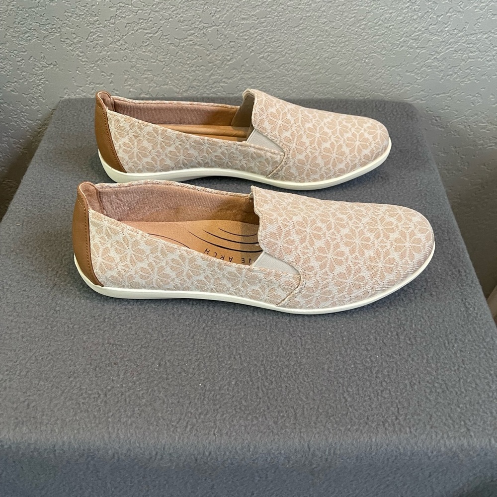 New in box women’s size 10W
